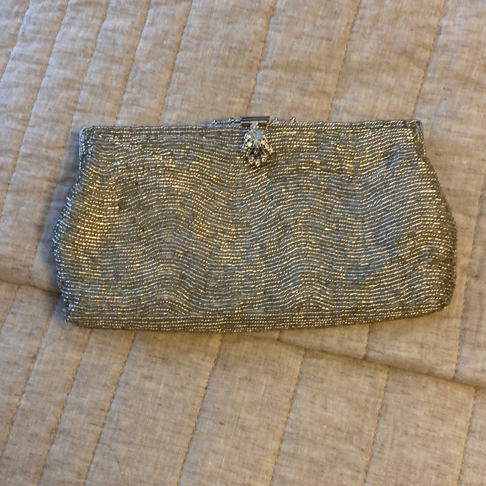 Beaded clutch